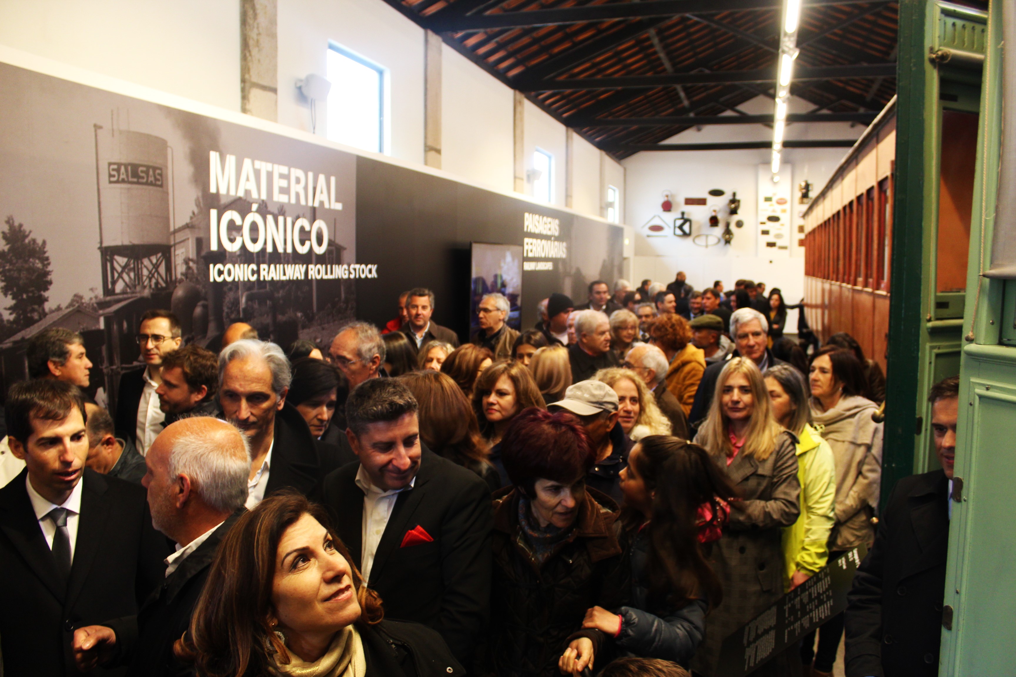 Espaço completamente lotado na inauguração do Museu.